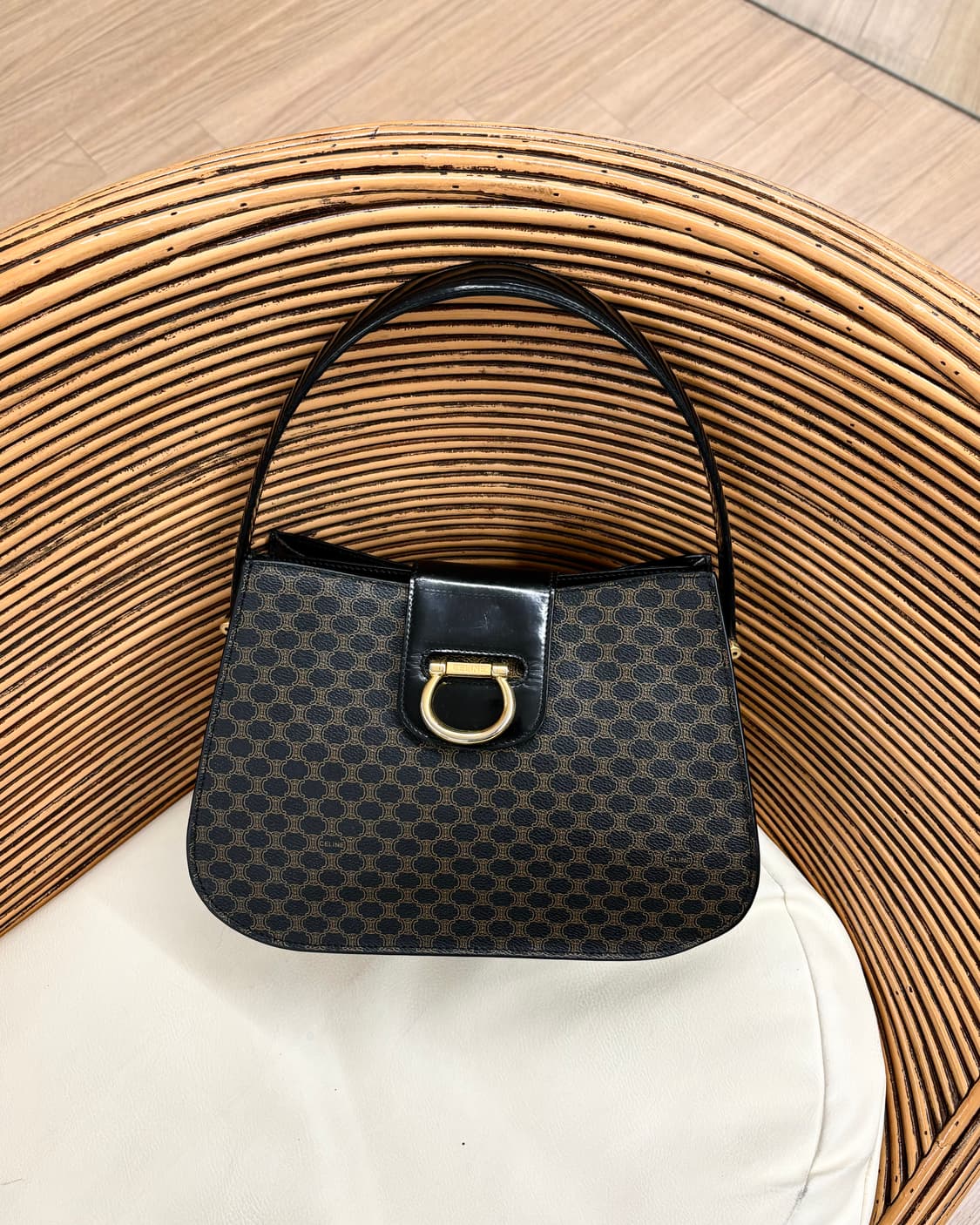 셀린느 빈티지 블랙 마카담 캔버스 가죽 숄더백 상품이미지1