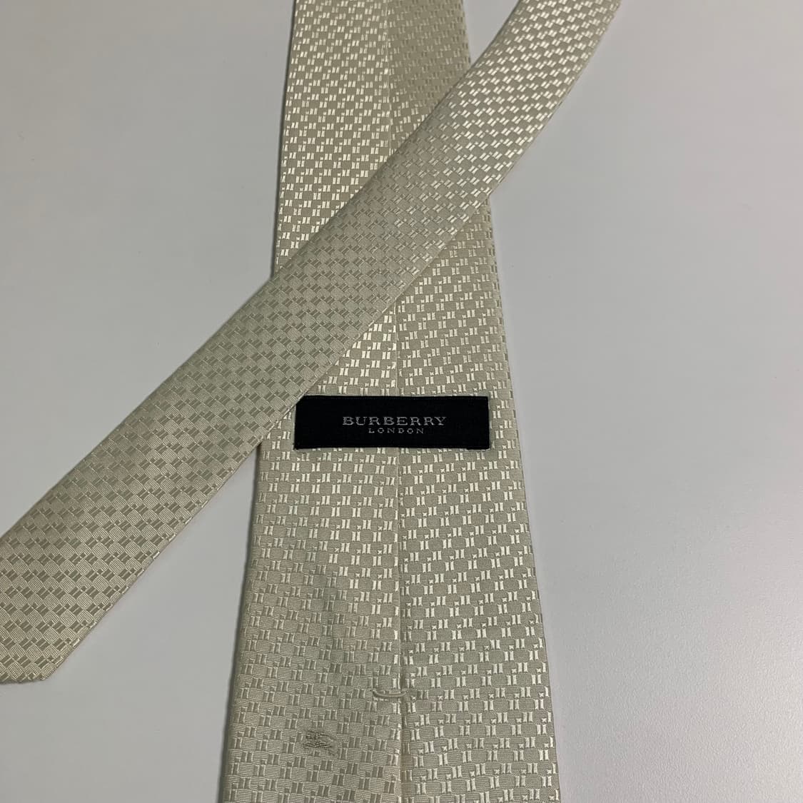 버버리(BURBERRY) 명품넥타이 화이트 100실크 결혼식넥타이 A+ 상품이미지5