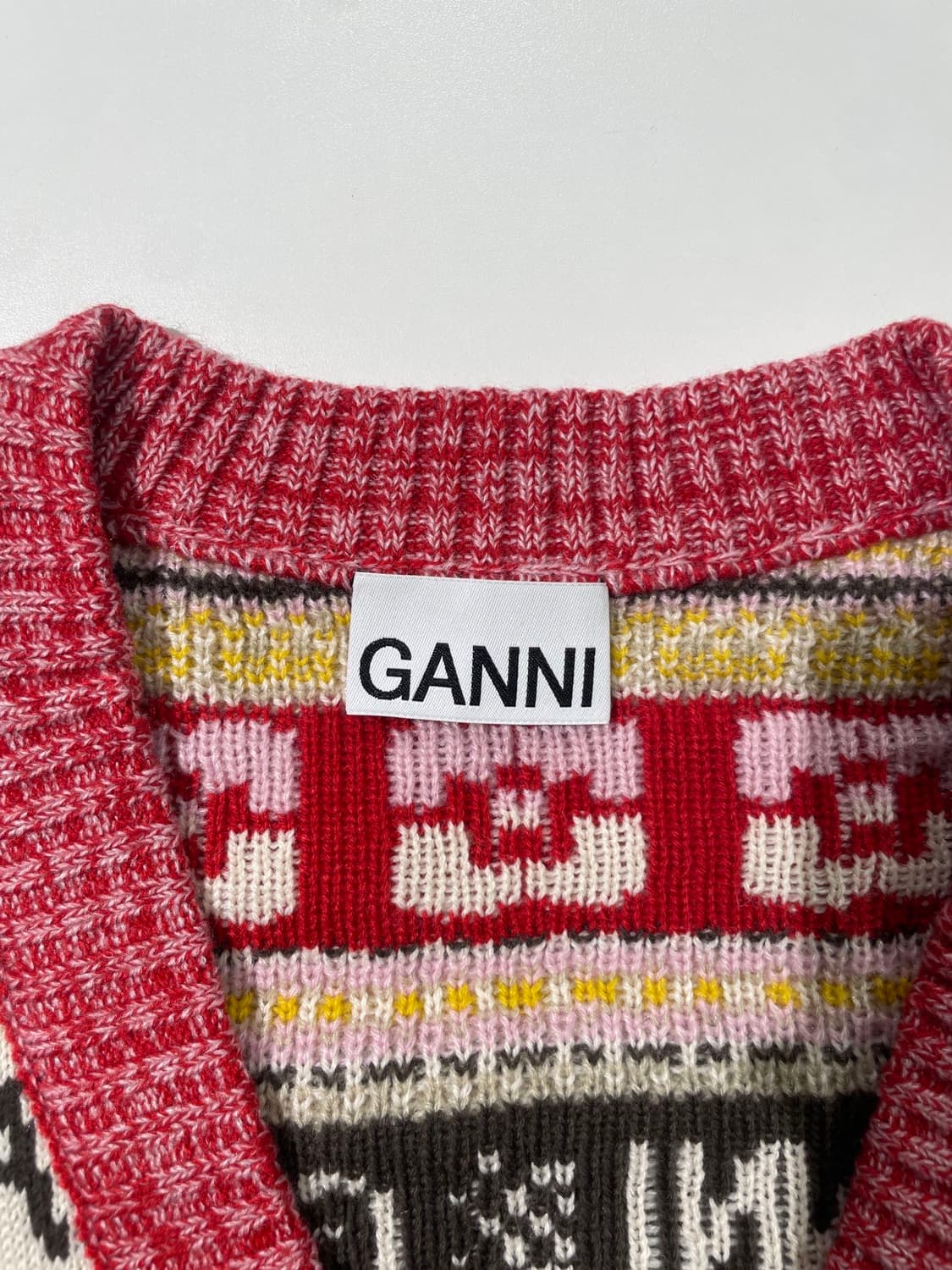 가니 믹스 로고 V넥 울 니트 베스트 상품이미지7