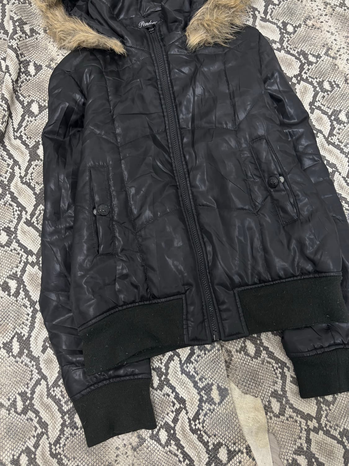 Y2K Black Fur Padding 상품이미지3