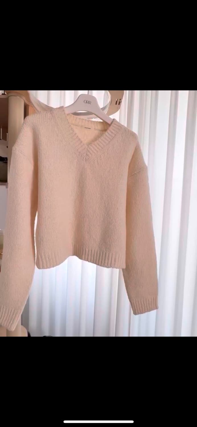 아키텍트 브이넥 니트 상품이미지1