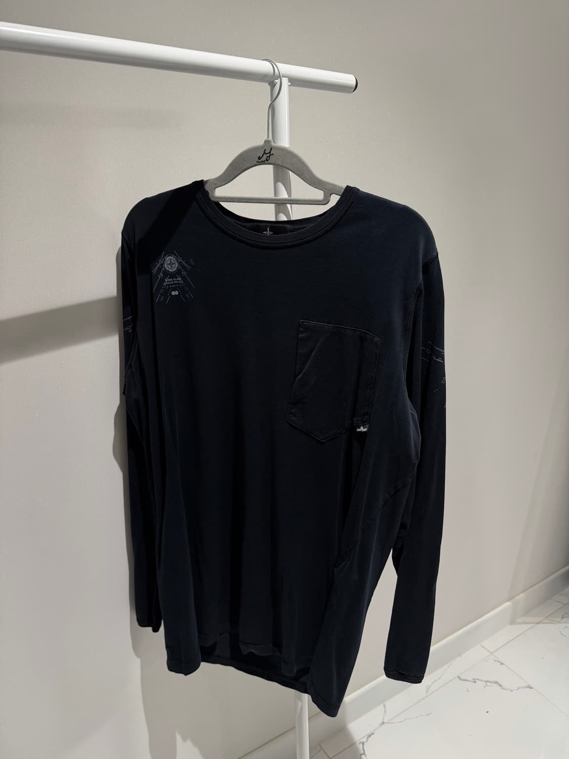 스톤아일랜드 쉐도우프로젝트 롱슬리브 가먼트 다이 그래픽 티 상품이미지1