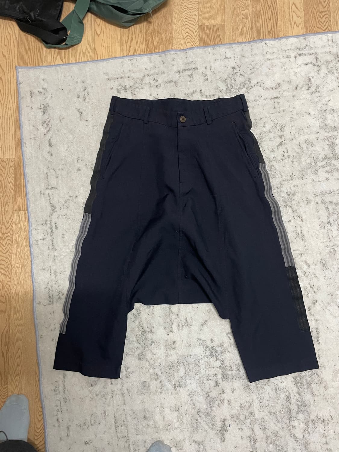 꼼데가르송 미디팬츠 xs사이즈 상품이미지2