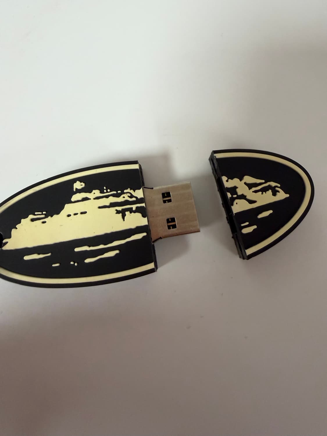 코르테이즈 corteiz 알카트라즈 USB 키링 32GB 상품이미지4