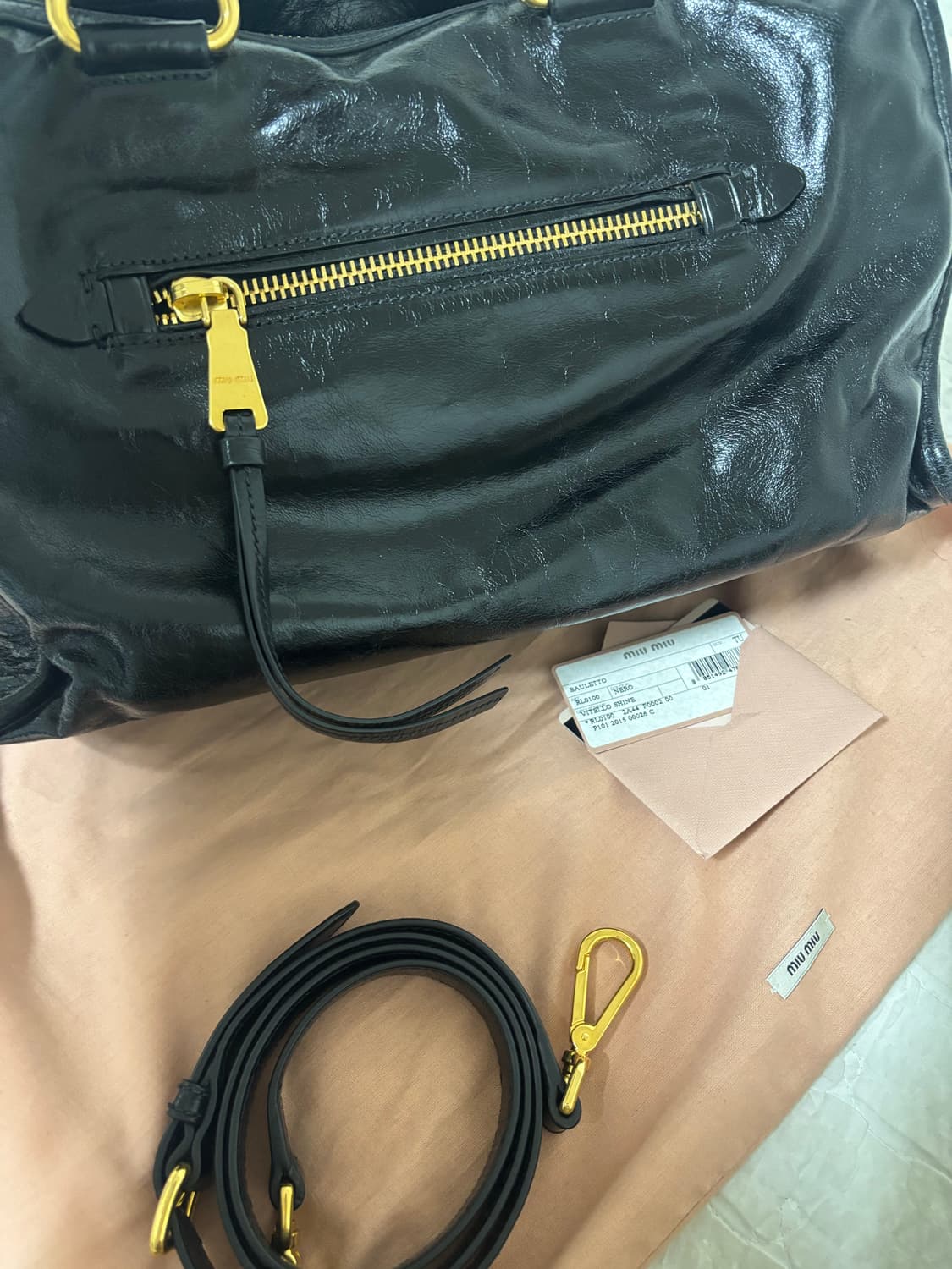 (정품) 미우미우 비텔로 샤인 호보백 블랙 상품이미지6