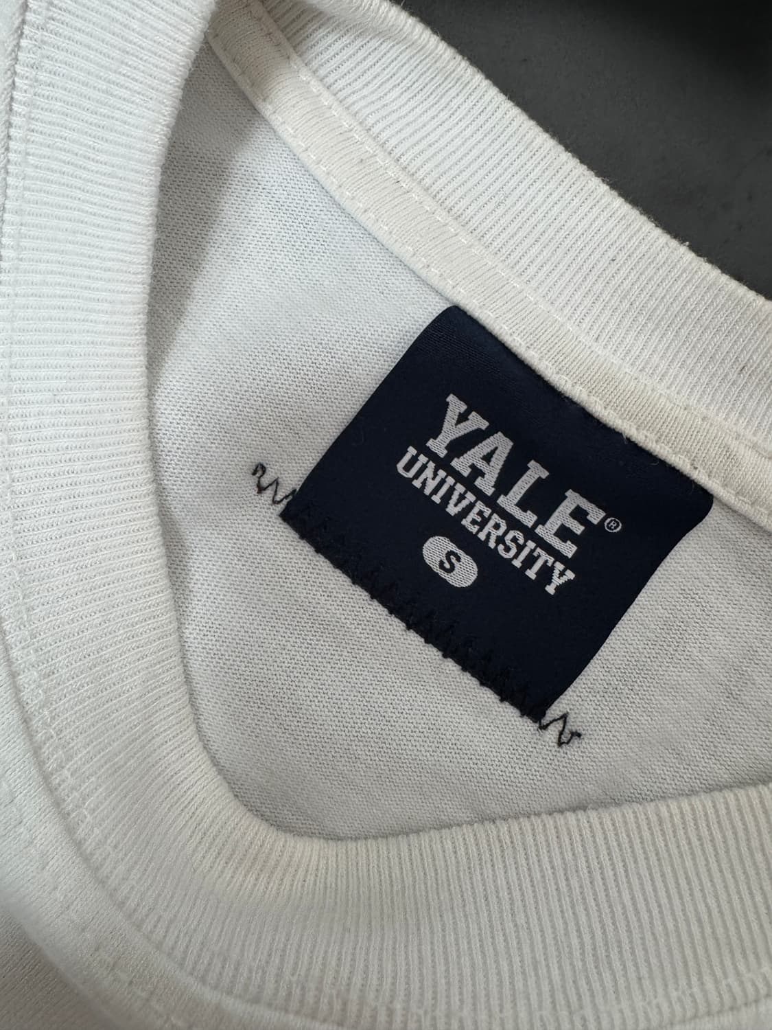 예일 YALE 화이트 베어 로고 반팔 티셔츠 상품이미지3