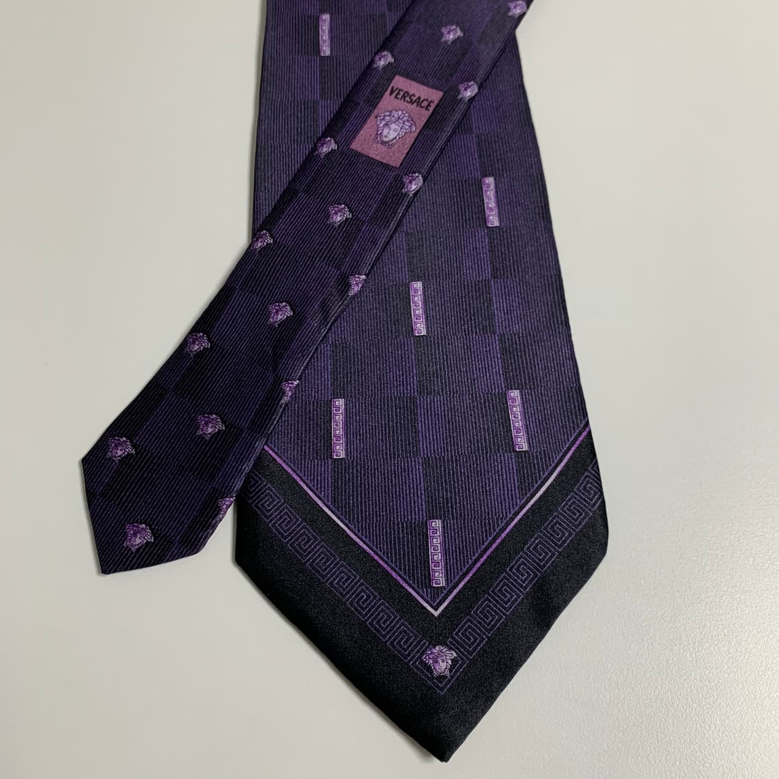 베르사체(VERSACE) 메두사 로고패턴 명품넥타이 A+등급 9.2cm 상품이미지4