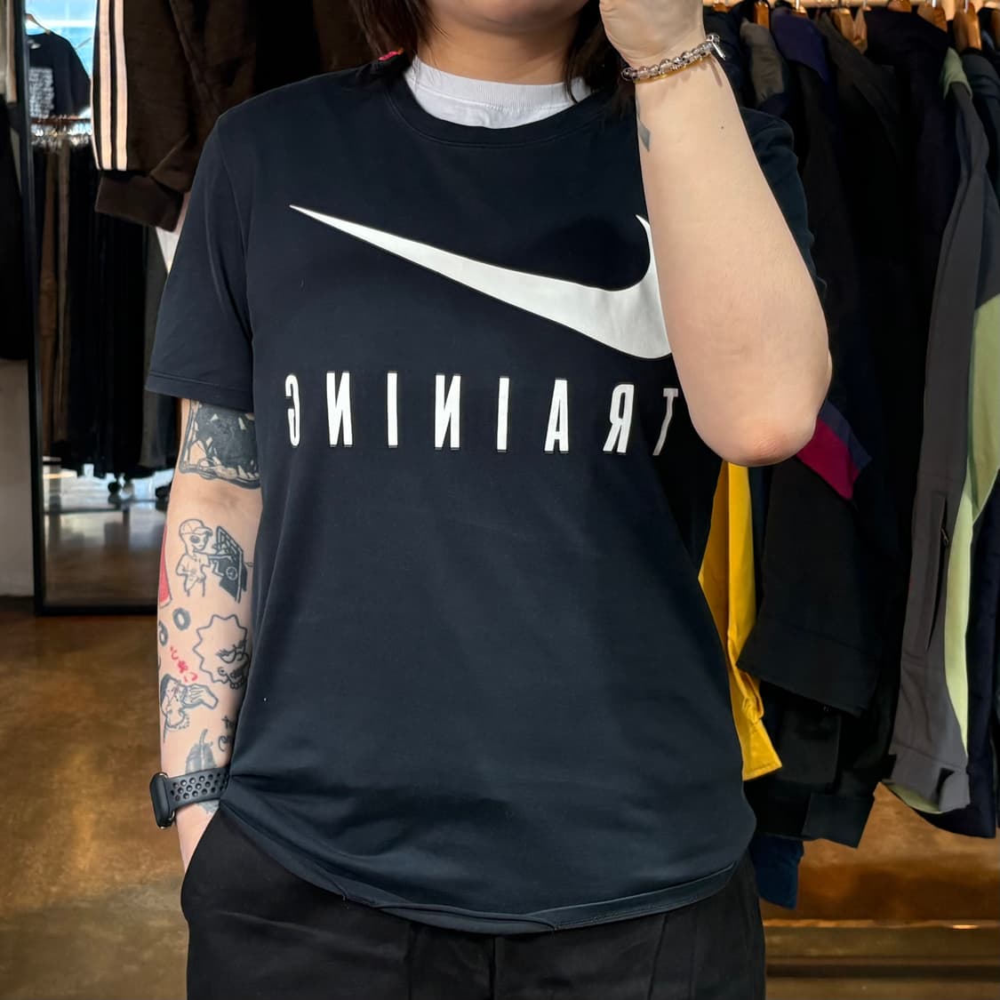 나이키 스우시 블랙 반팔 상품이미지1