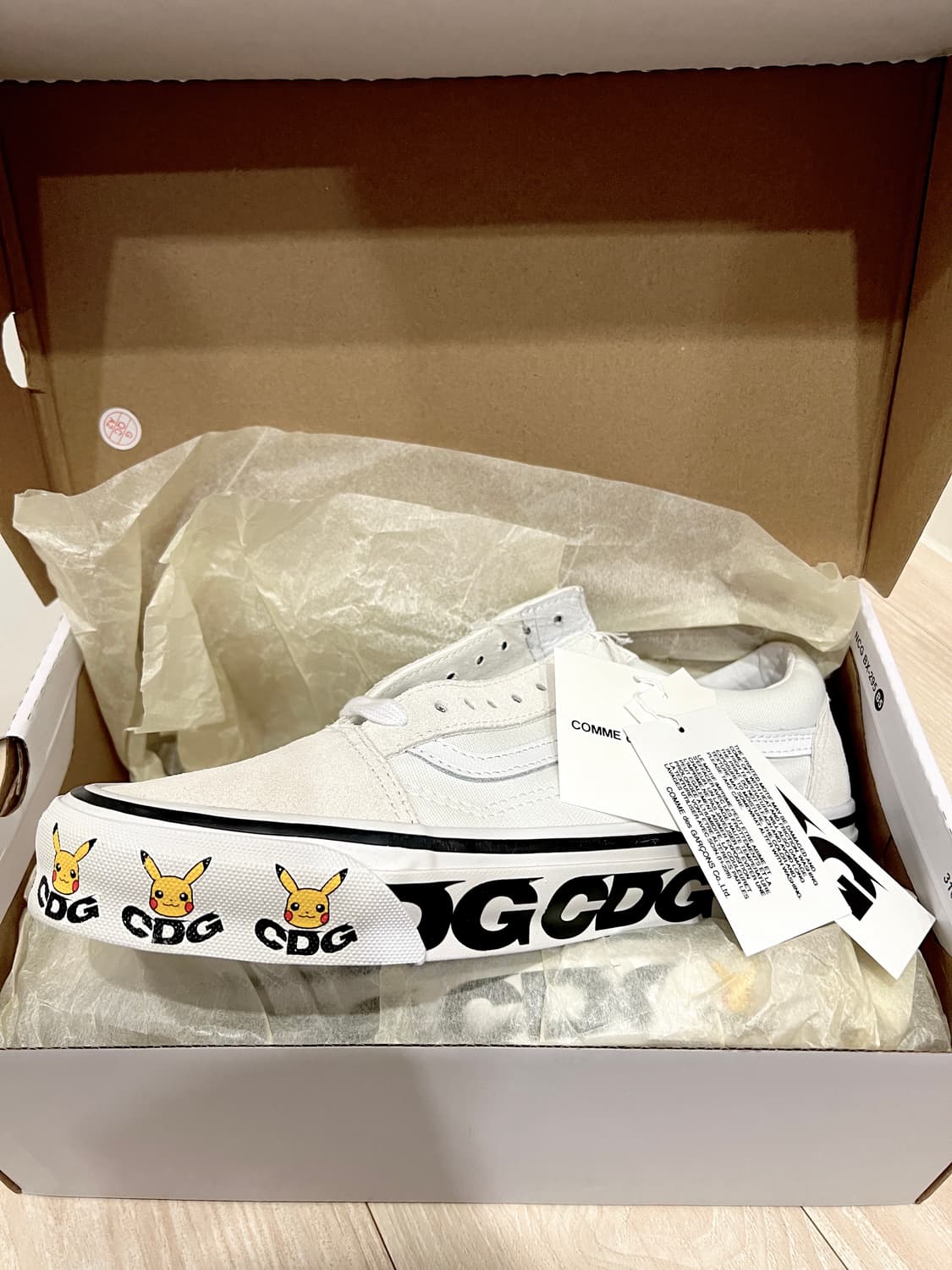 (270)(새상품)반스 볼트 올드스쿨 꼼데가르송 CDG 포켓몬 화이트 상품이미지1