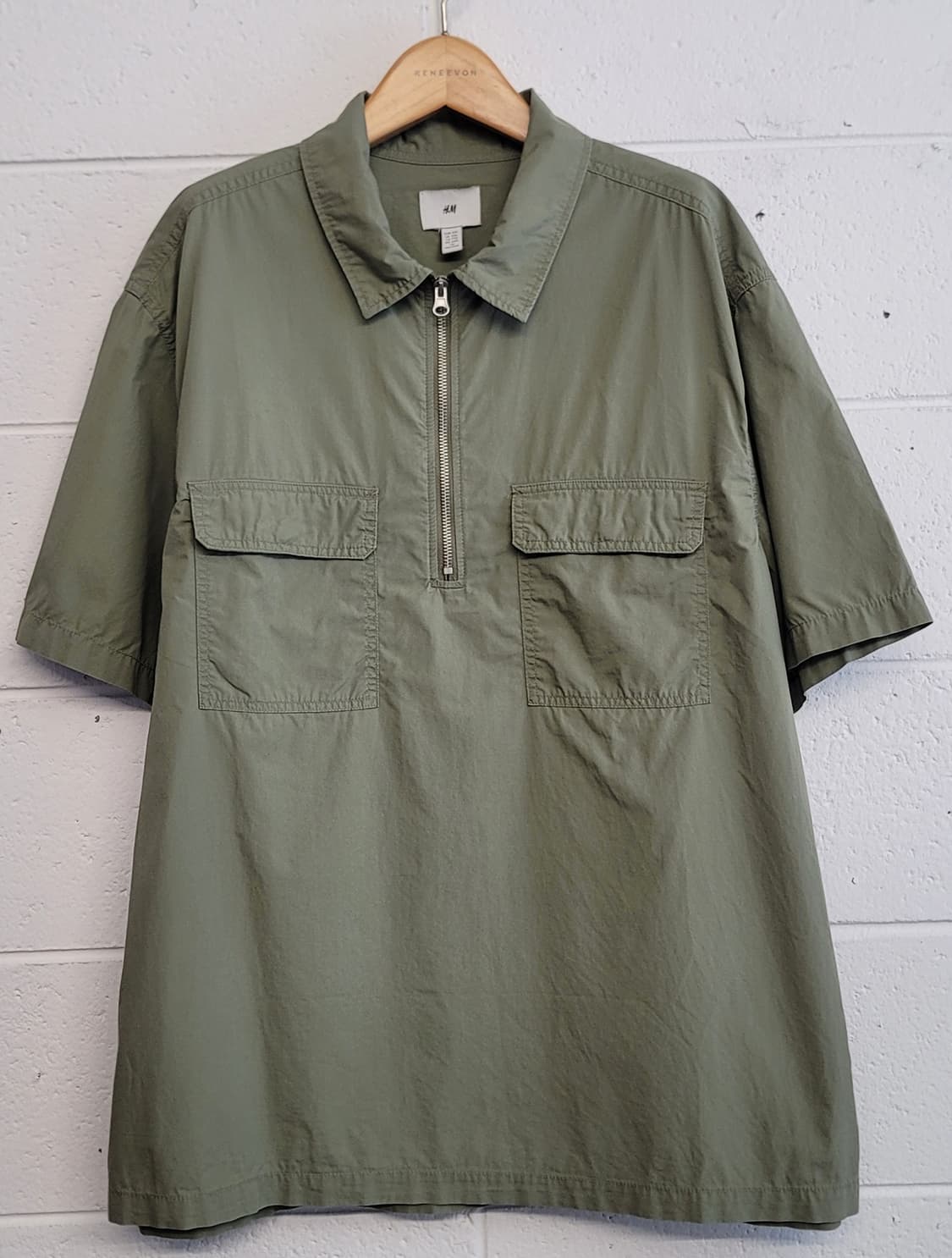 [110.XXL.오버핏] H&M(에이치엔엠) 반집업 오버핏 셔츠 판매 상품이미지1