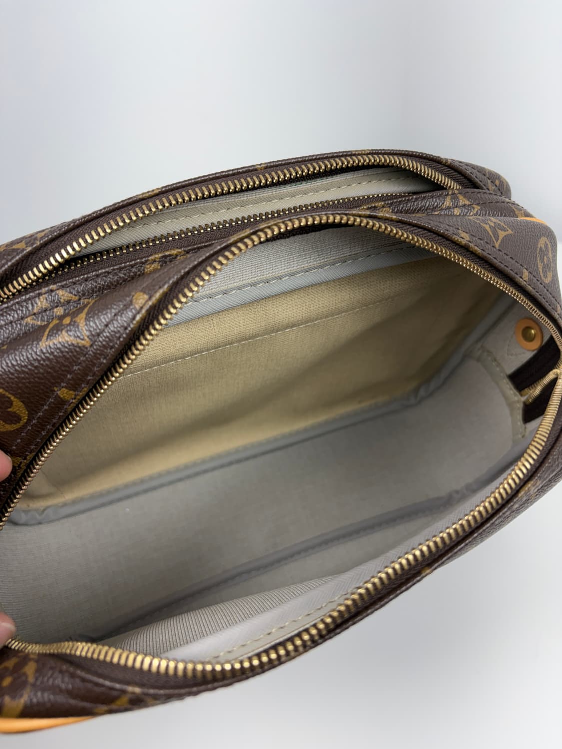 루이비통 M45254 리포터 PM 크로스백 상품이미지6