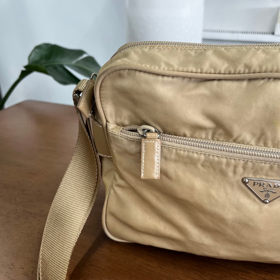 프라다 나일론 크로스백 상품이미지3