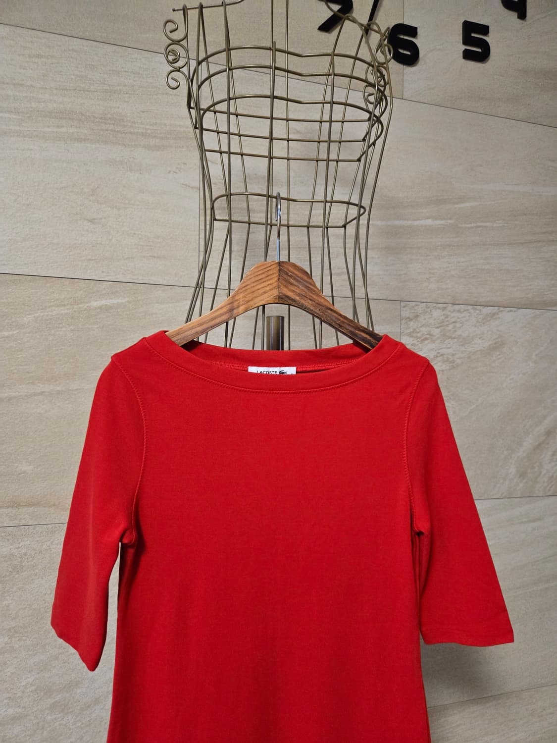 [34/90] 라코스테 여성 입술넥 반팔티 상품이미지2