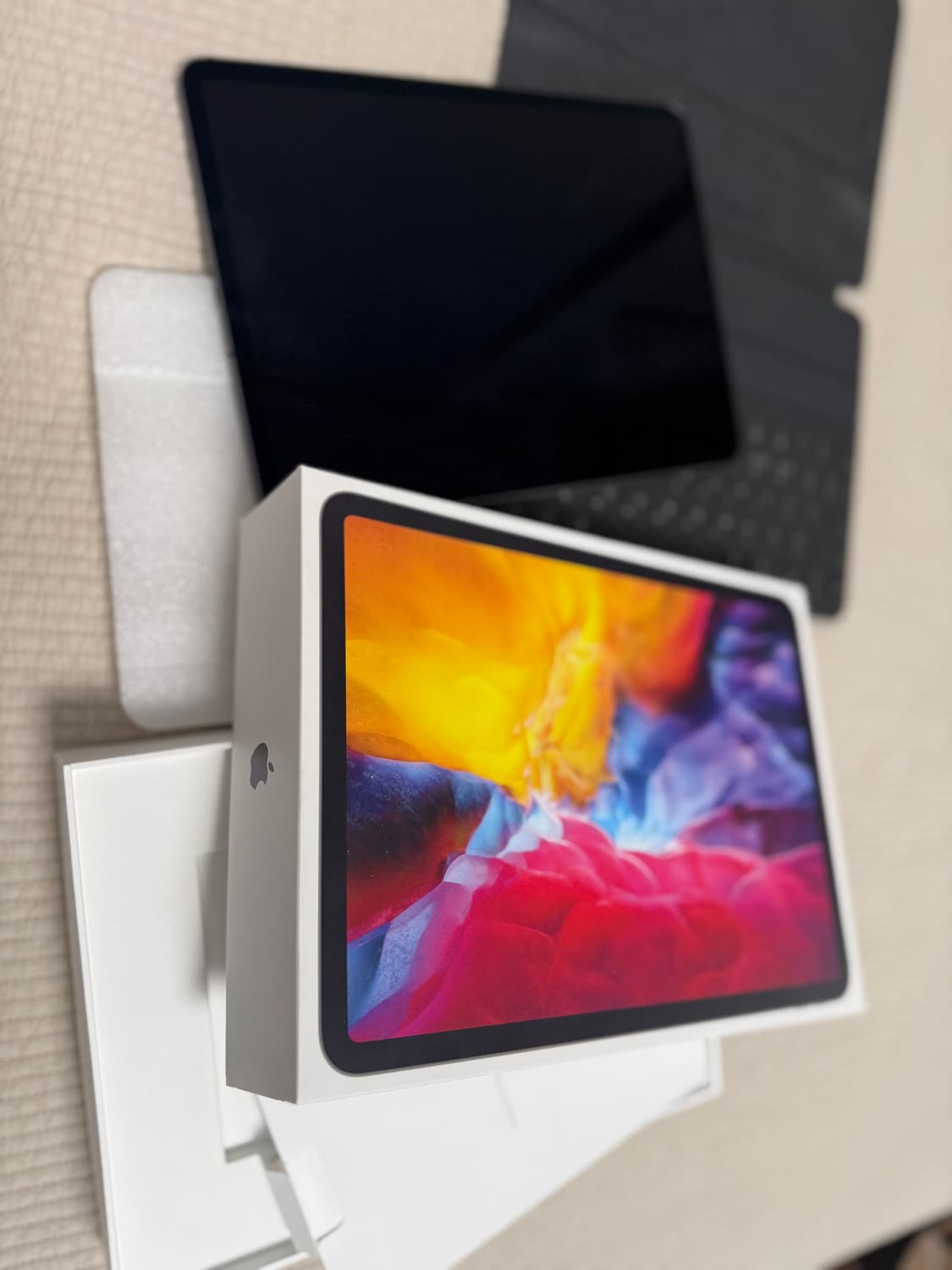 아이패드프로 11형(2세대) 셀룰러 128GB+정품키보드+애플펜슬2세대 상품이미지1