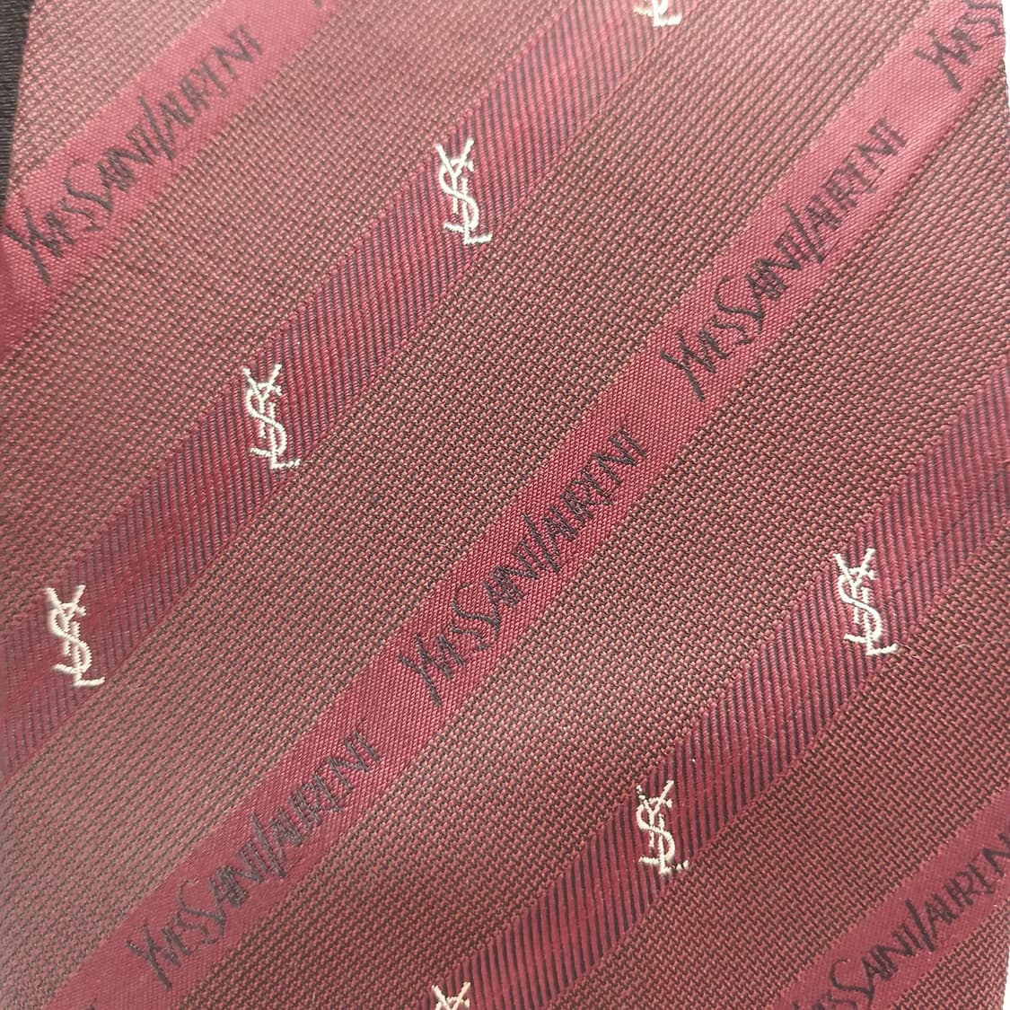 입생로랑 실크 스트라이프 로고 넥타이 9.8cm B등급 A18788
 상품이미지7