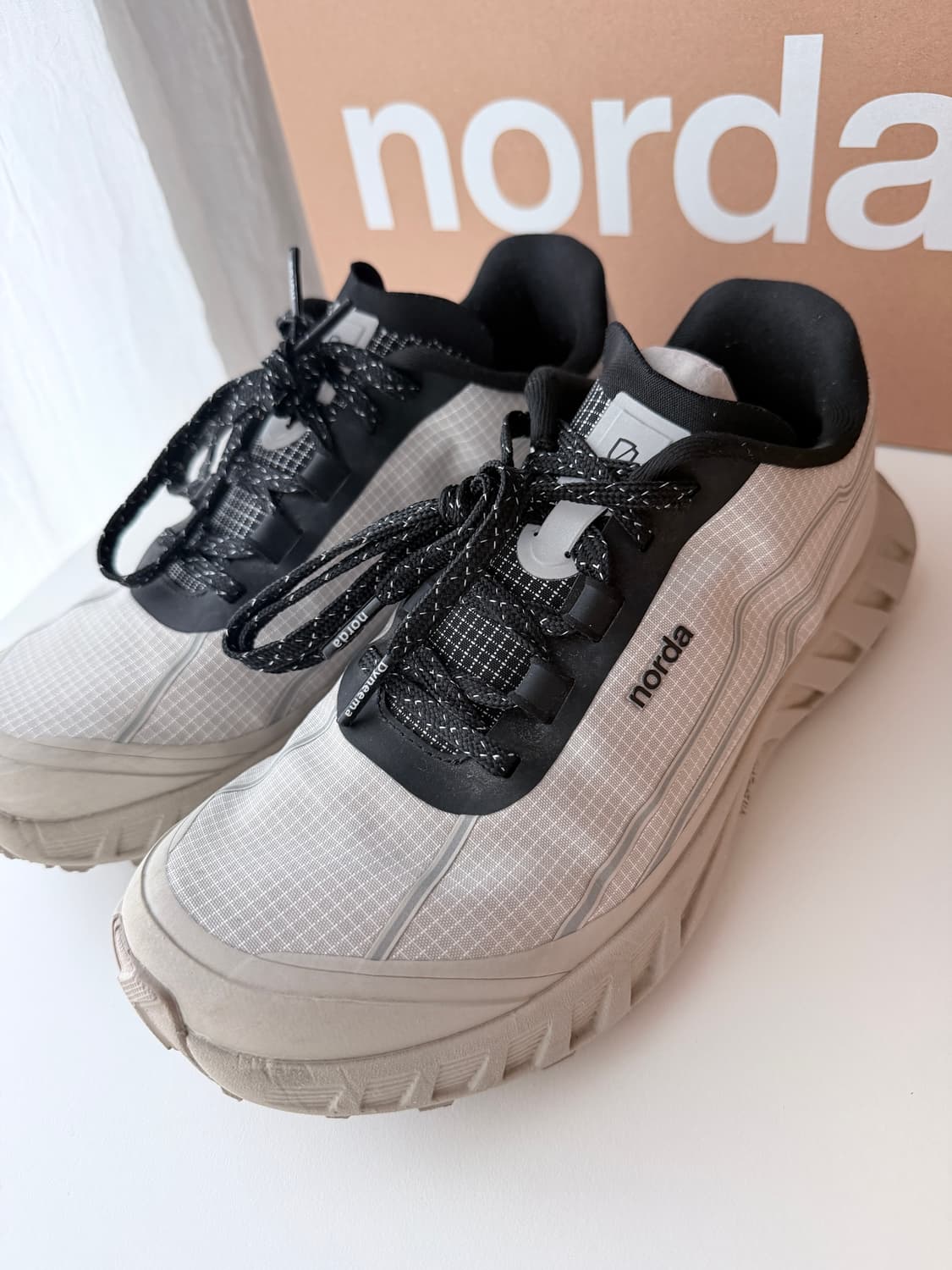 노다 Norda 002 신더 Cinder 240 상품이미지2