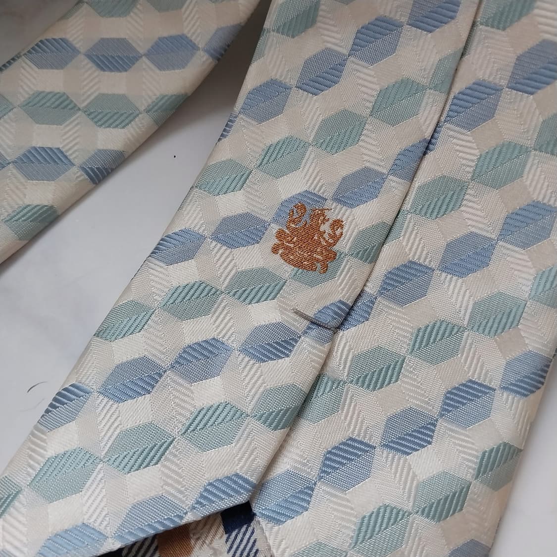 아쿠아스큐텀 아이보리&블루 기하학 넥타이 9.4cm A+등급 K1072
 상품이미지6