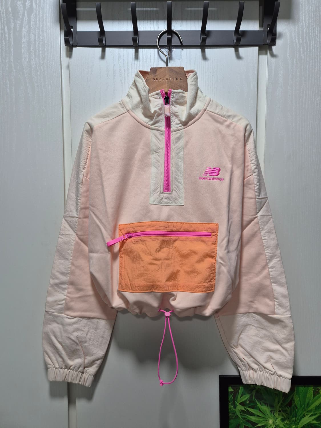 뉴발란스 핑크 아노락 크롭 자켓.새상품 상품이미지1
