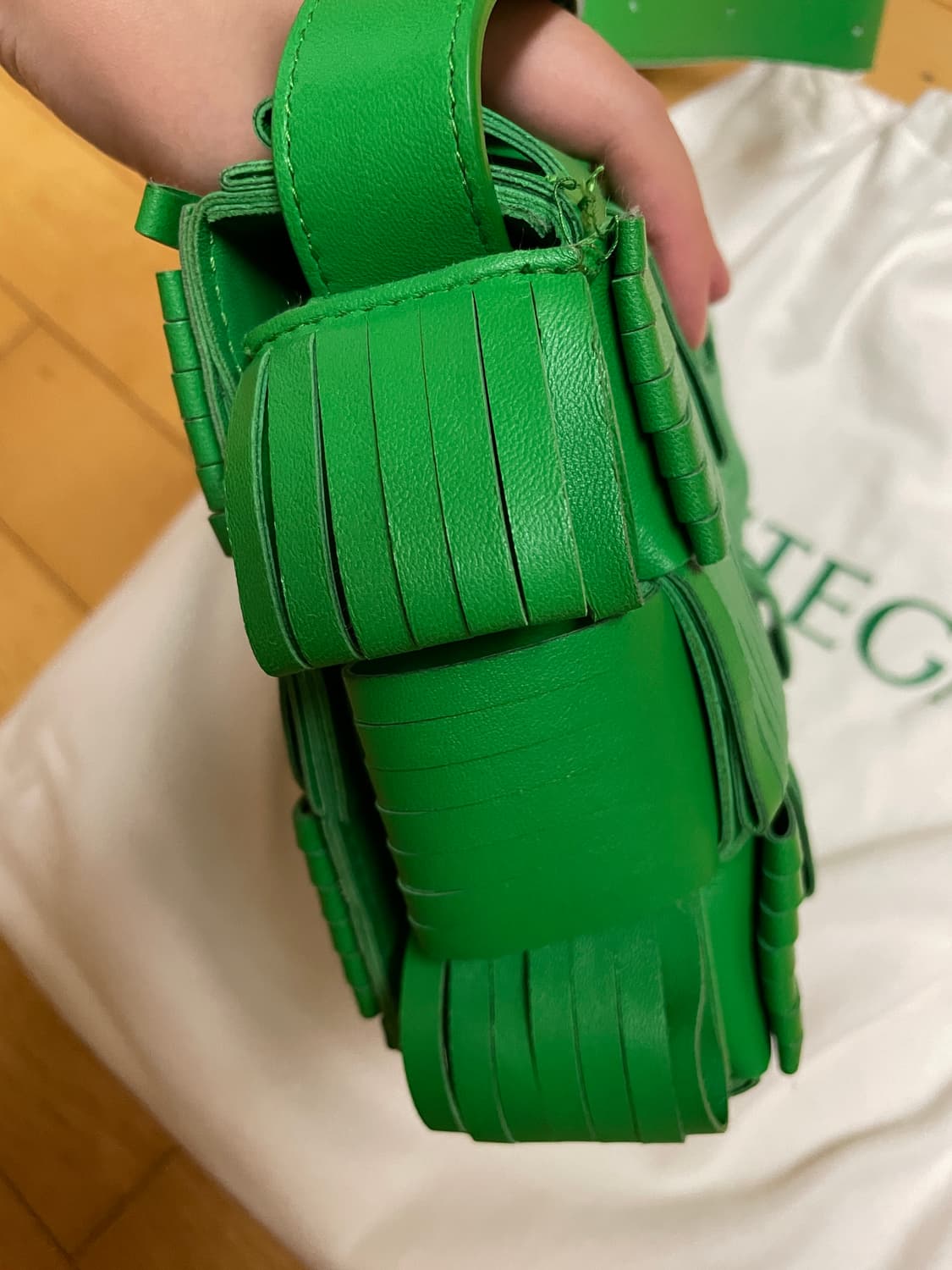 보테가 베네타 Green Intrecciato Fringe bag 상품이미지3