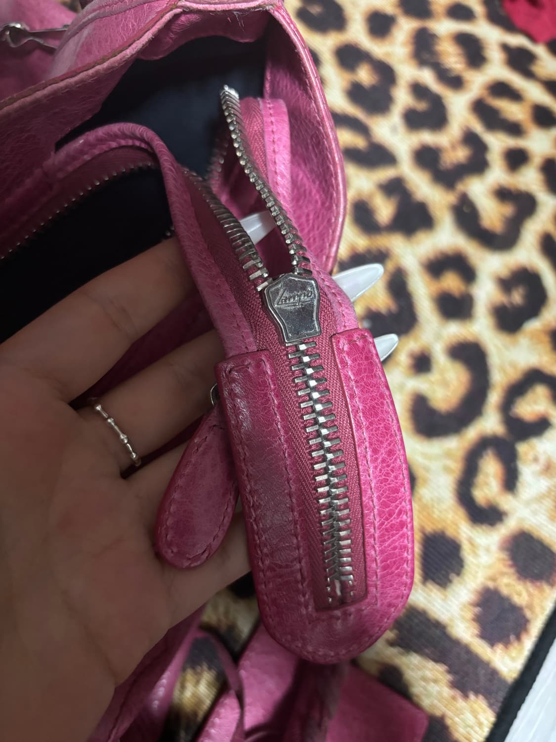 레어컬러! 발렌시아가 자이언트 시티백 모터백 핑크 상품이미지5