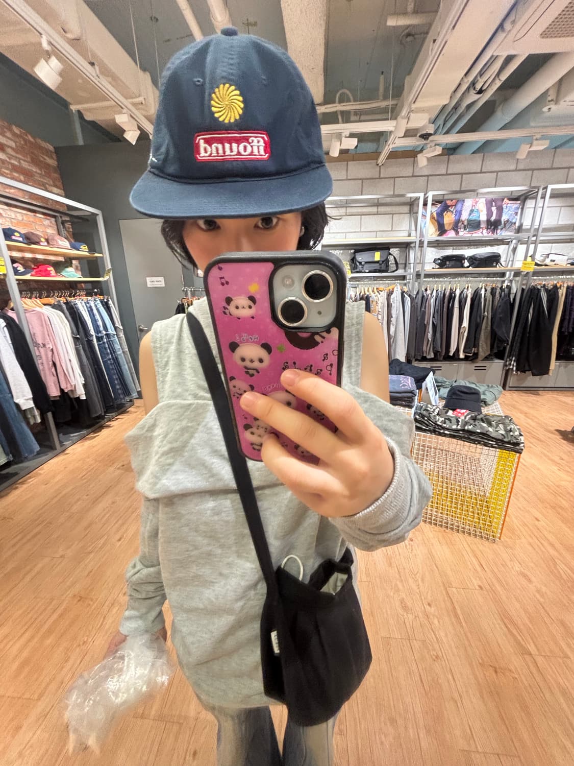 어깨 트임 오프숄더 후드티 상품이미지1