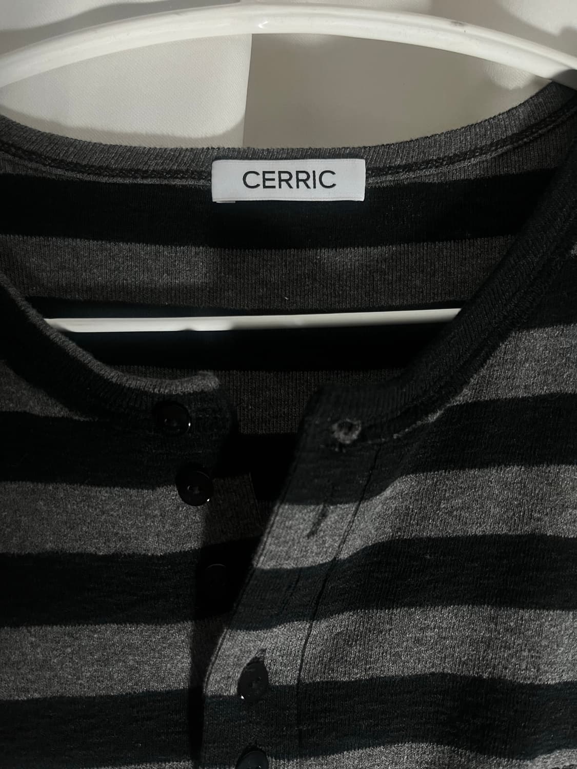세릭_STRIPE HENLEY NECK TOP 상품이미지7