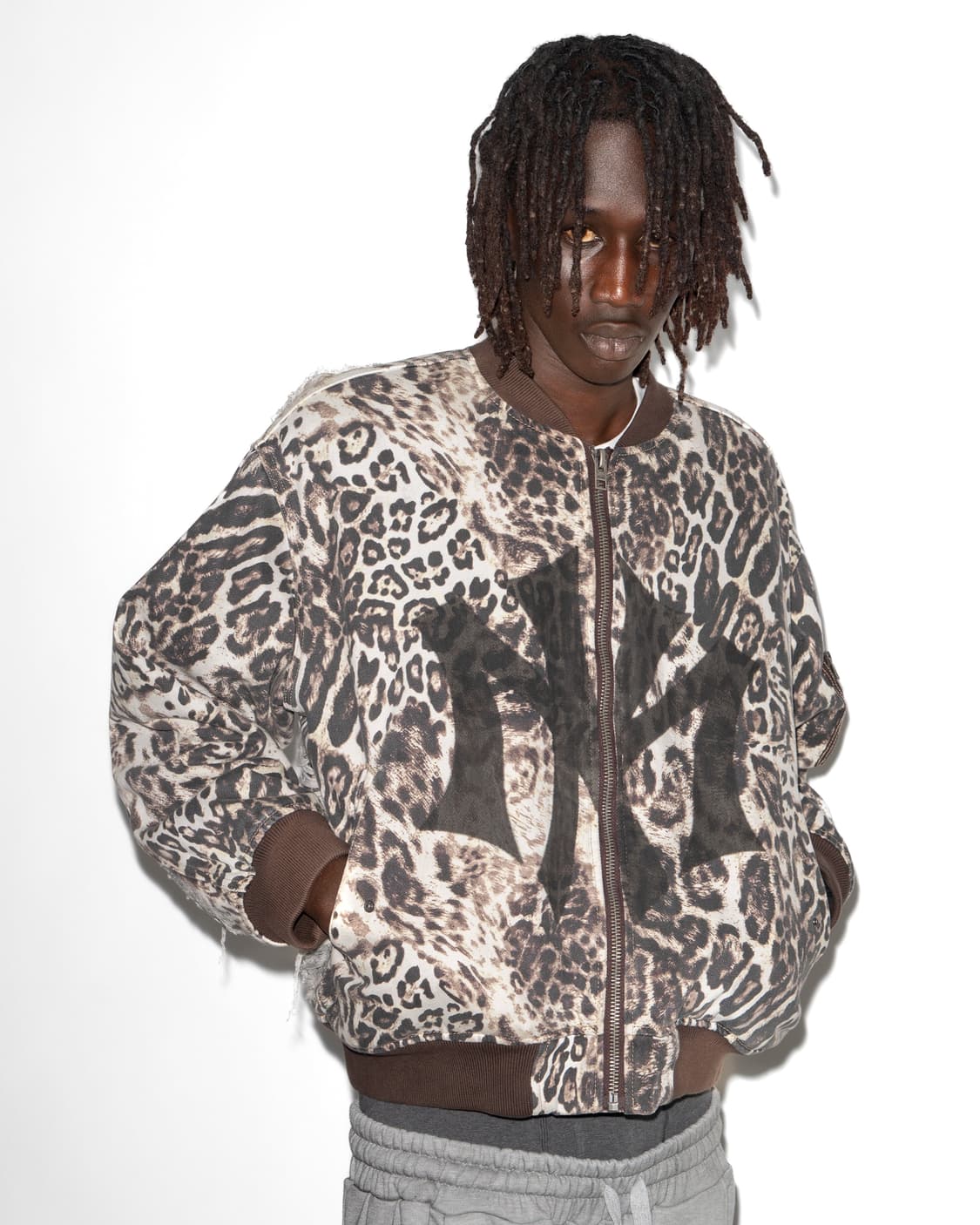 구매) mowalola x tsubi 치타 봄버 상품이미지1