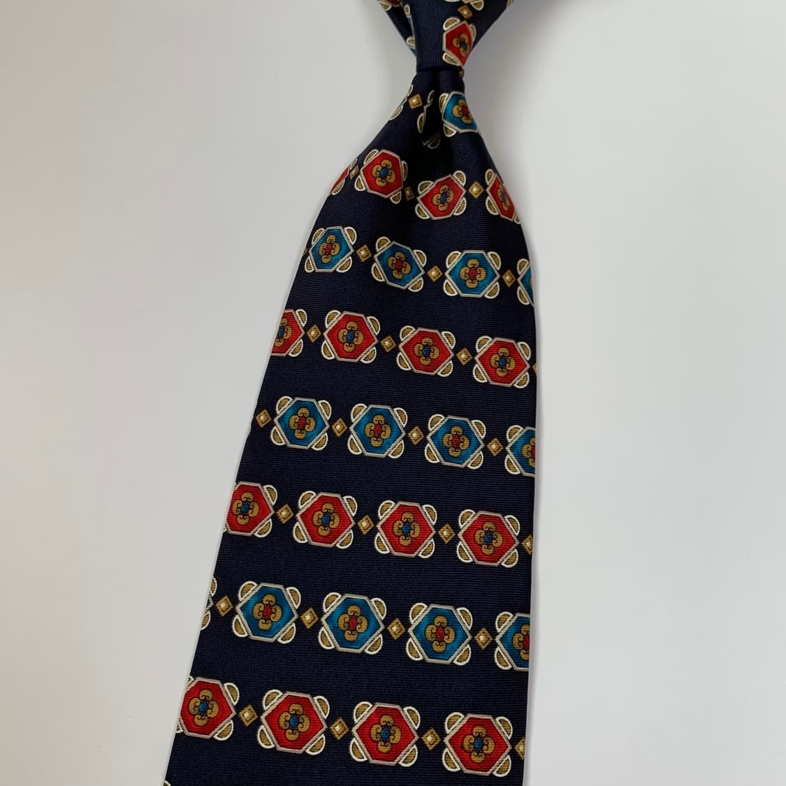 디올(Dior) 기하학적패턴 최상급 명품넥타이 A+ 결혼식룩 코디 상품이미지9