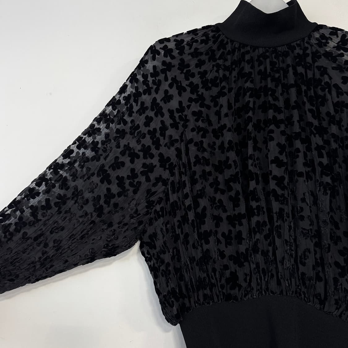 토리버치 신형 벨벳 블랙 데보레 탑 상품이미지4