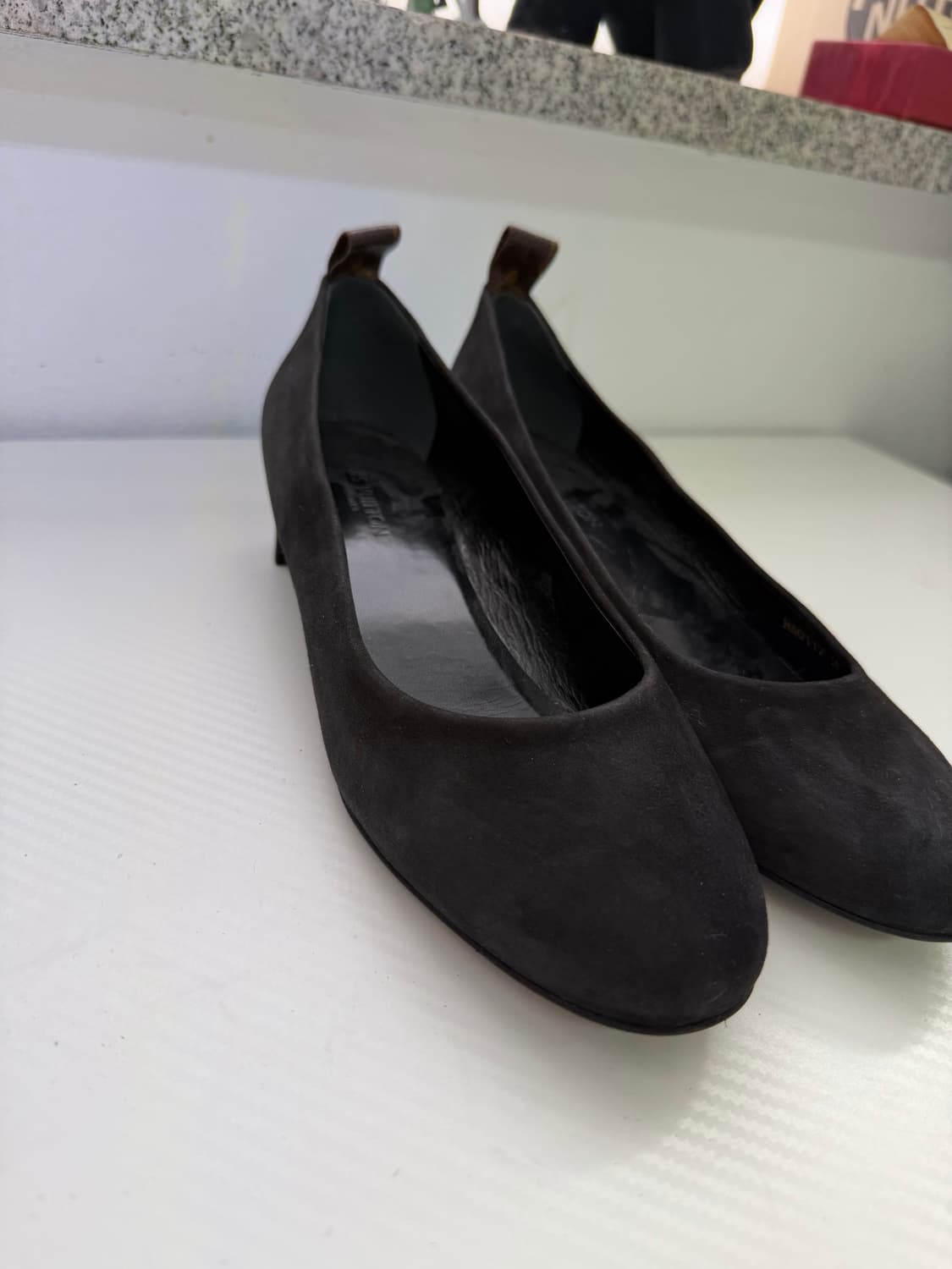 정품) 루이비통 블랙 스웨이드 플랫 슈즈 구두 39.5 상품이미지3