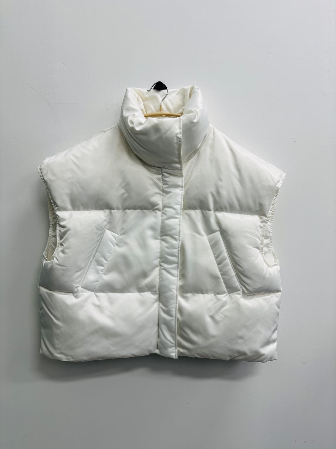 allightz(올라이츠) 하이넥 크롭 덕다운 패딩 베스트 상품이미지2