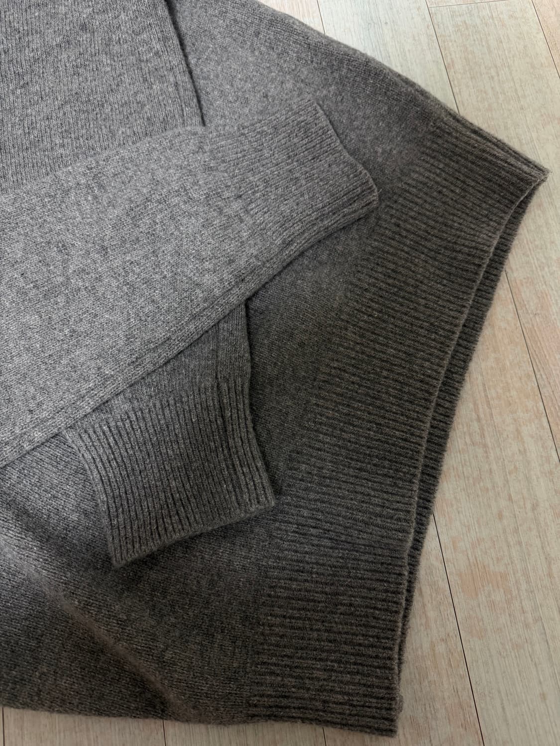 타일레 파르마 울 브이넥 니트 2 상품이미지4