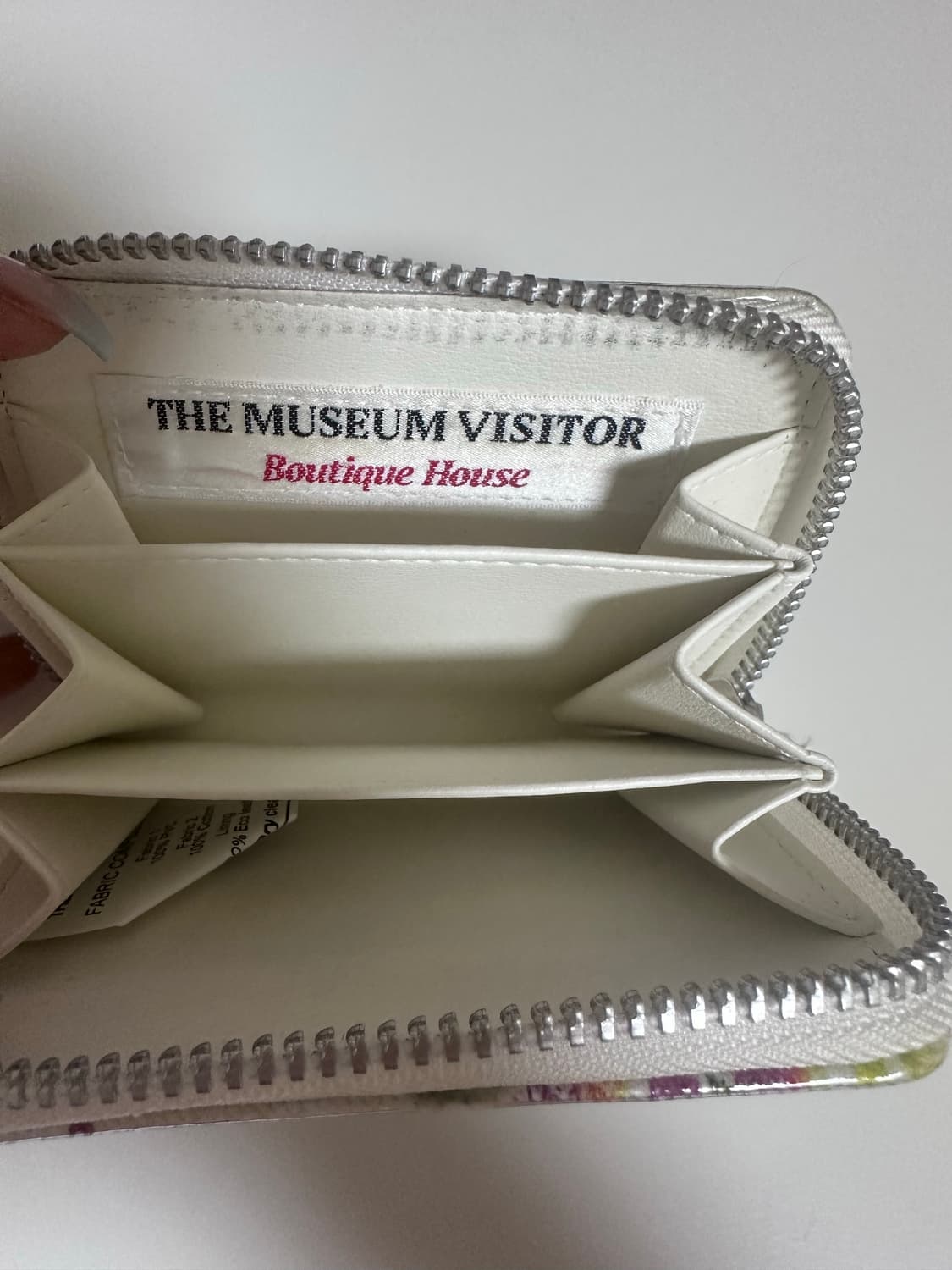 더뮤지엄비지터 반지갑 상품이미지3