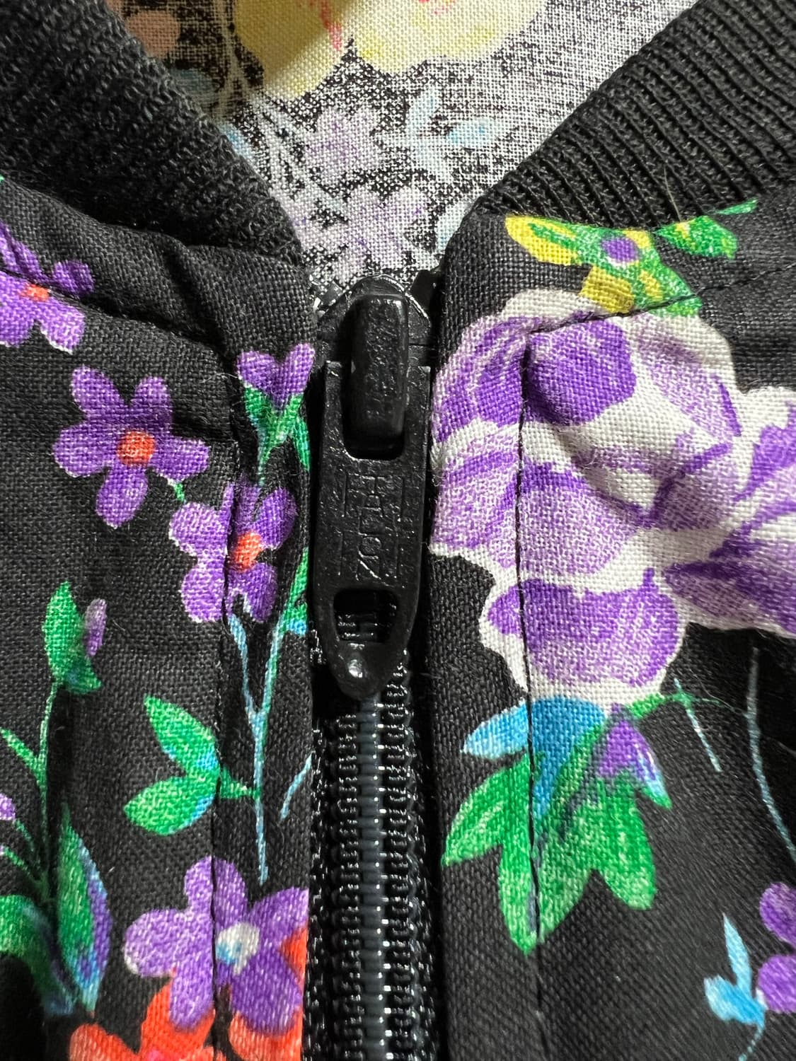 빈티지 80s 플로럴 블랙 봄버 자켓 상품이미지4
