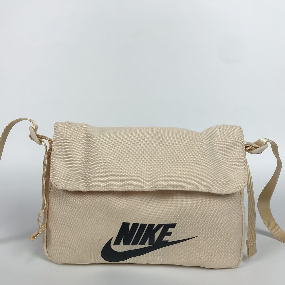 나이키 퓨추라 365 크로스백 가방 상품이미지2