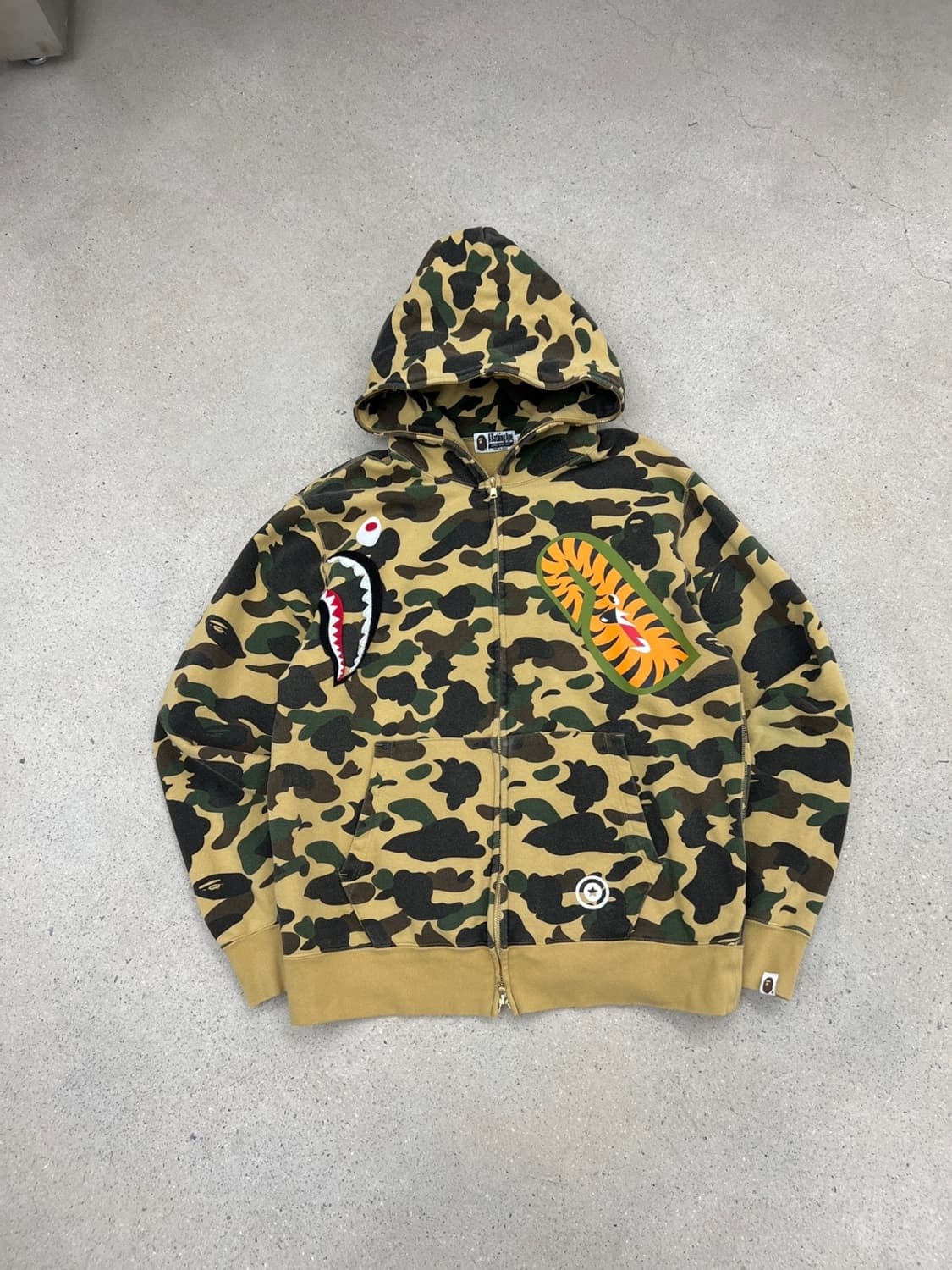 베이프 퍼스트카모 황계 샤크 후드집업 상품이미지3