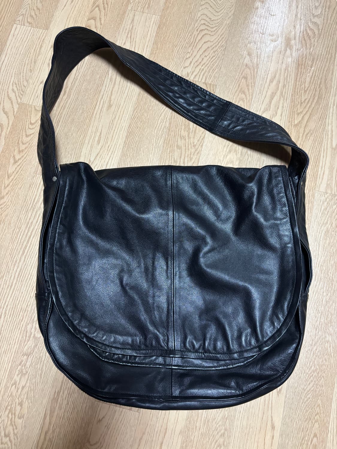 CCU leather 뉴스보이백 팝니다 상품이미지1