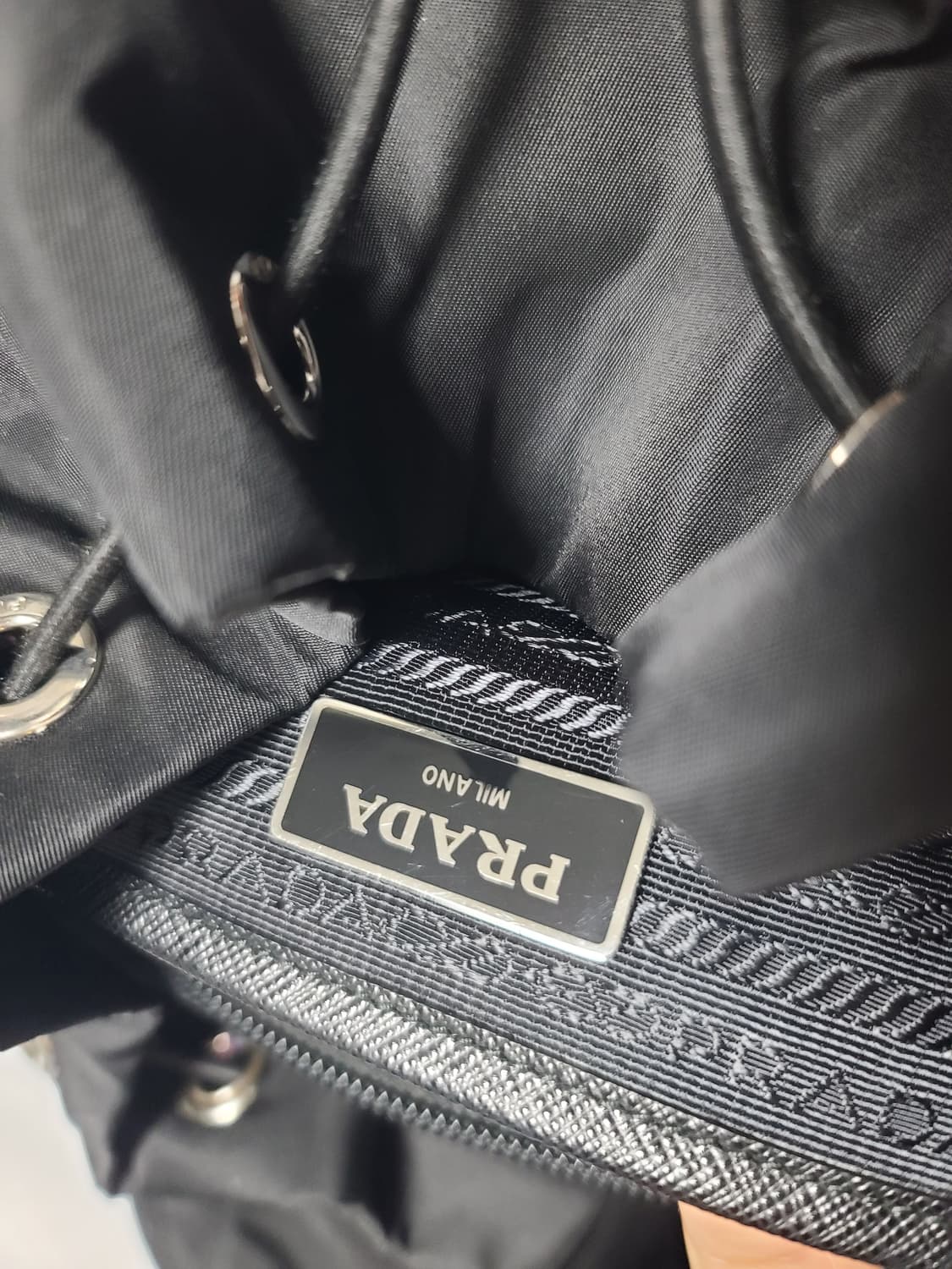 프라다 백팩 1bz070 미디움 버클 백팩 나일론 백팩 상품이미지5