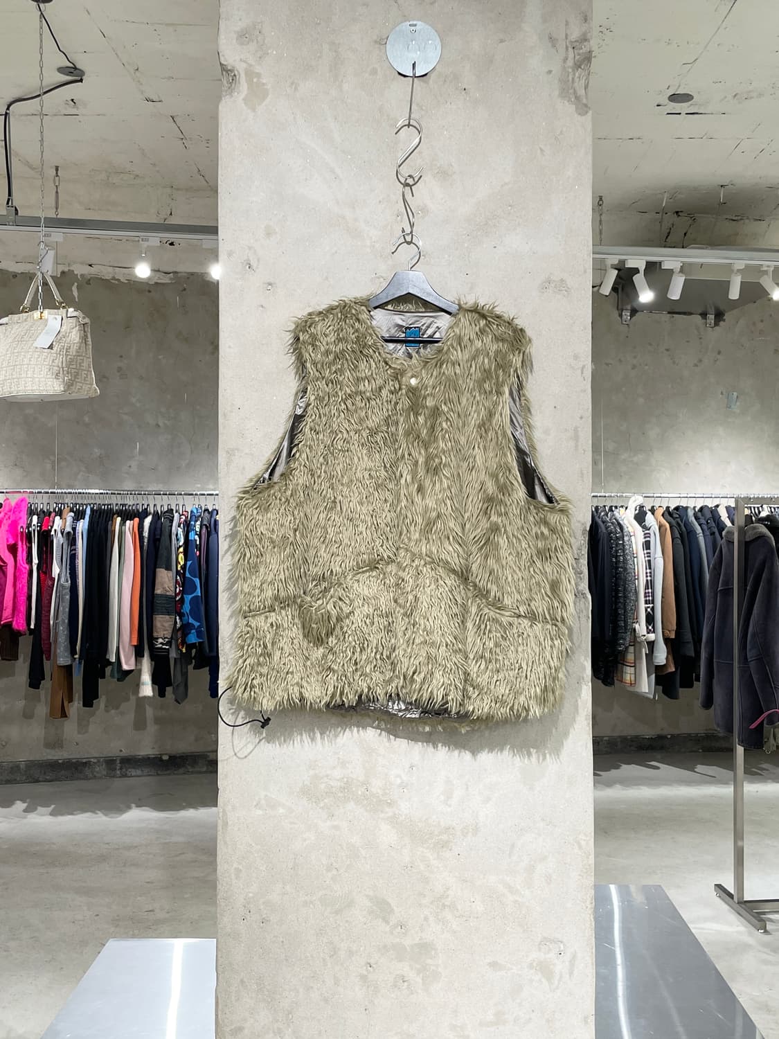 써니 스포츠 베이지 골드 스냅 버튼 퍼 베스트 상품이미지1