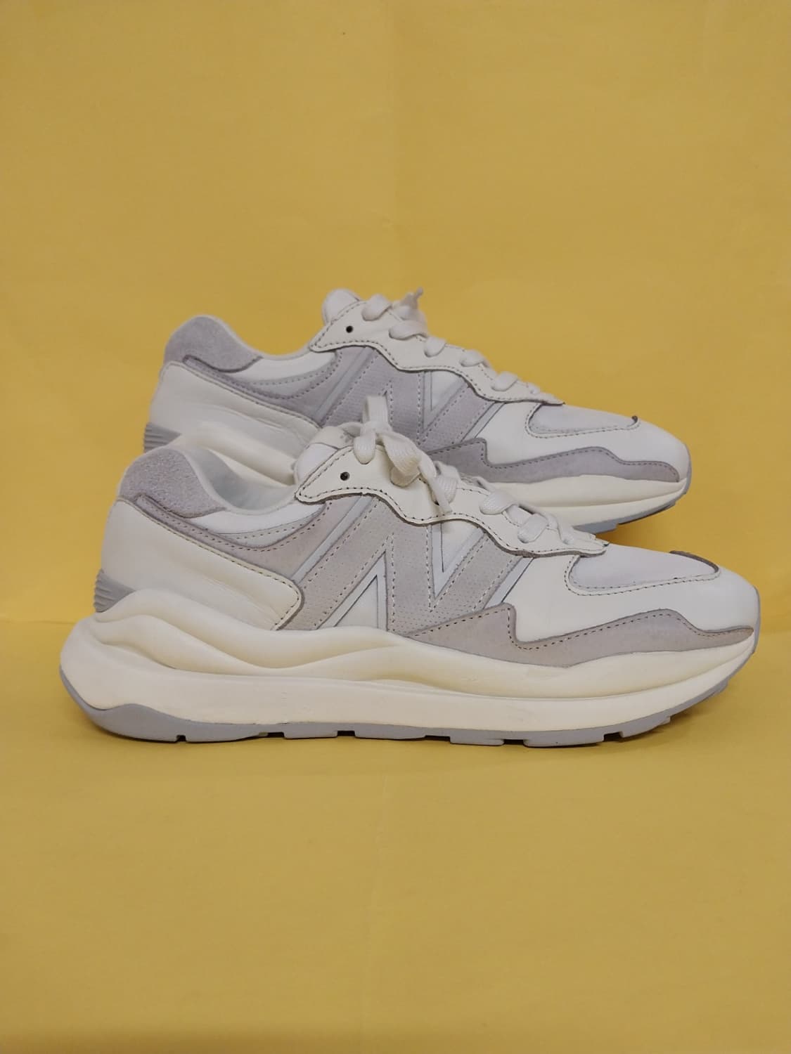 남성 뉴발란스 5740 쉬프티드 화이트팩 운동화 (260) 상품이미지3