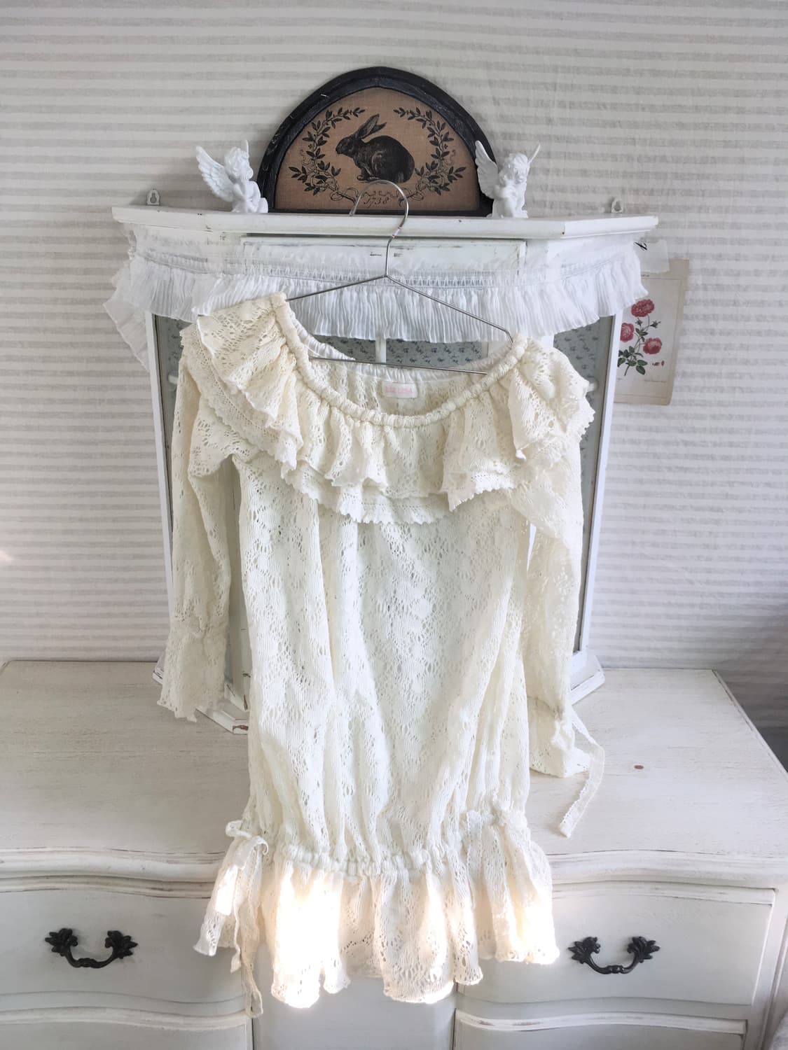 리즈리사 아이보리 레이스 오프숄더 블라우스 상품이미지6