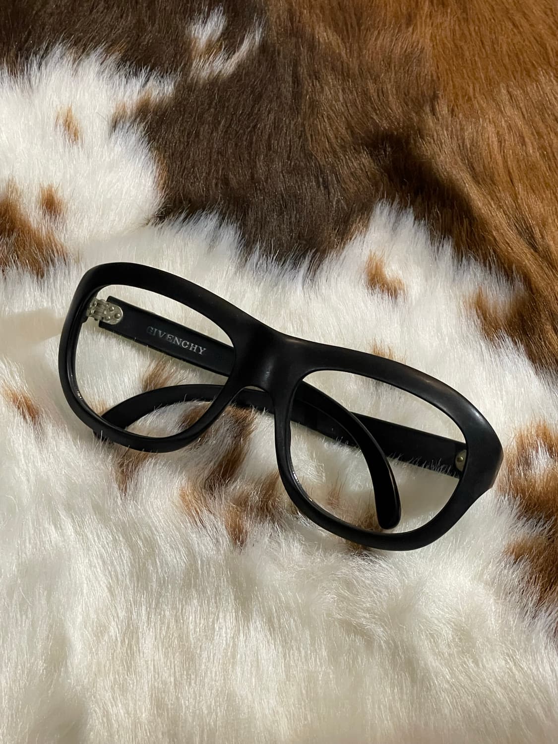 지방시 검정 뿔테 안경 상품이미지1