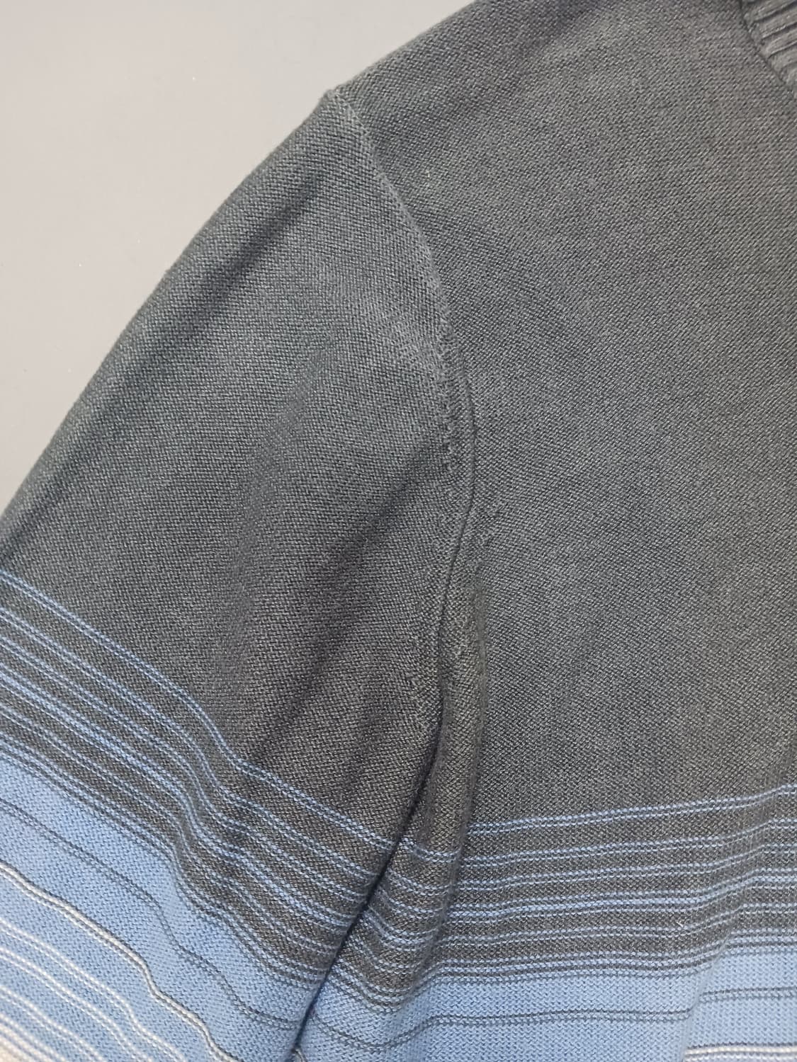 [L] 페리엘리스 그라데이션 브이넥 니트 상품이미지4