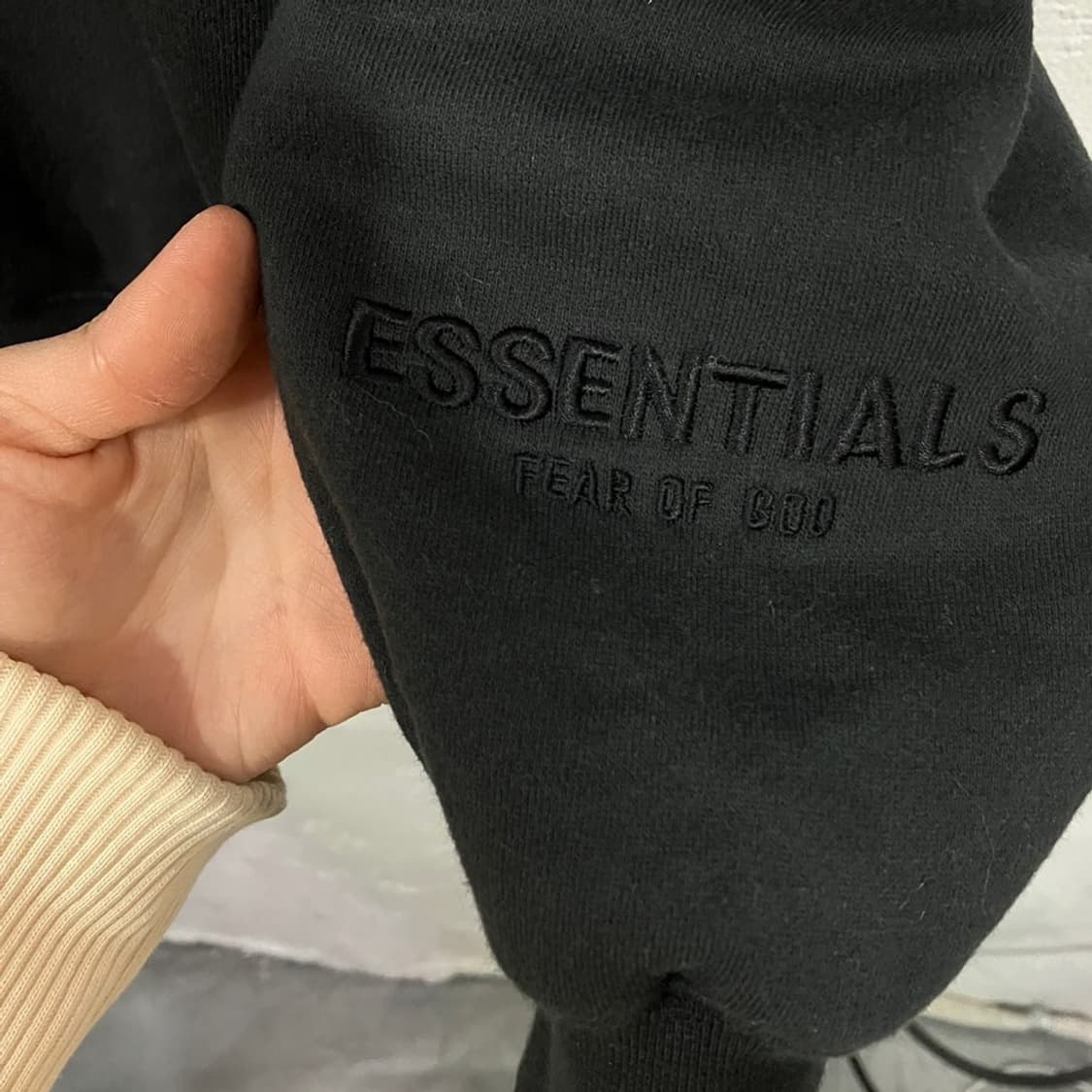 에센셜 빅로고 맨투맨 상품이미지5