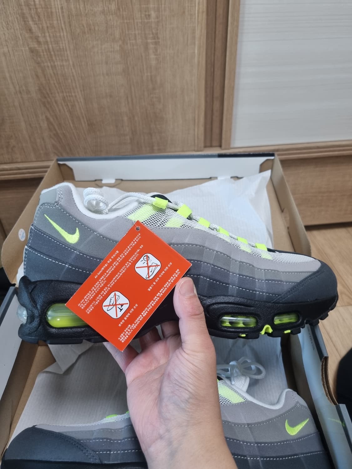 나이키 에어맥스 95 OG 네온
280사이즈 새상품 상품이미지1