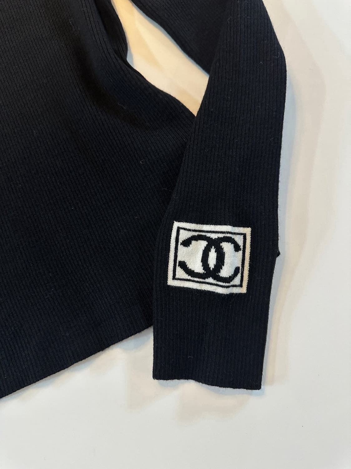 (새상품)샤넬소매로고니트 상품이미지3