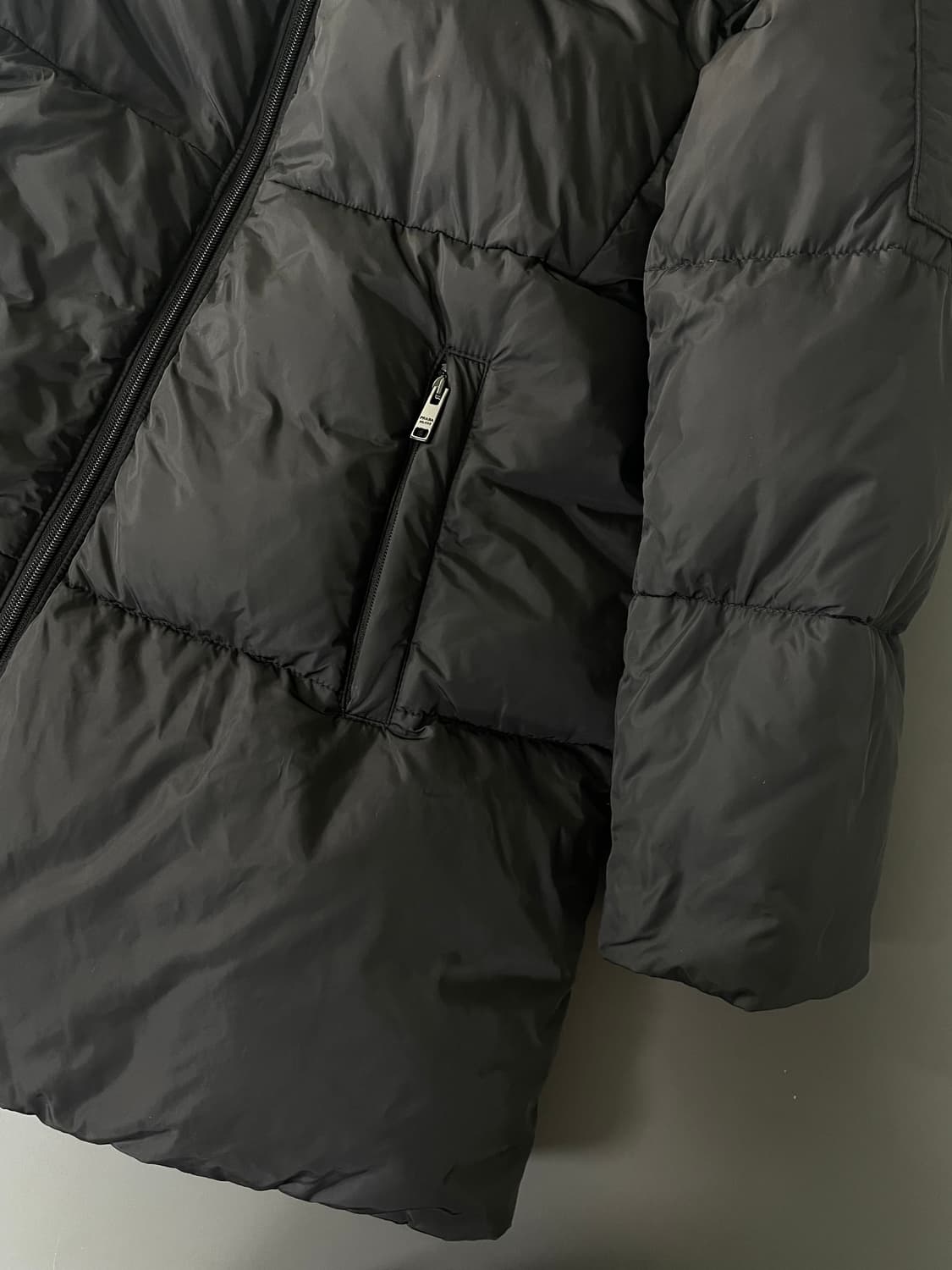 [42] 프라다 삼각로고 리나일론 여성 패딩 점퍼 상품이미지6