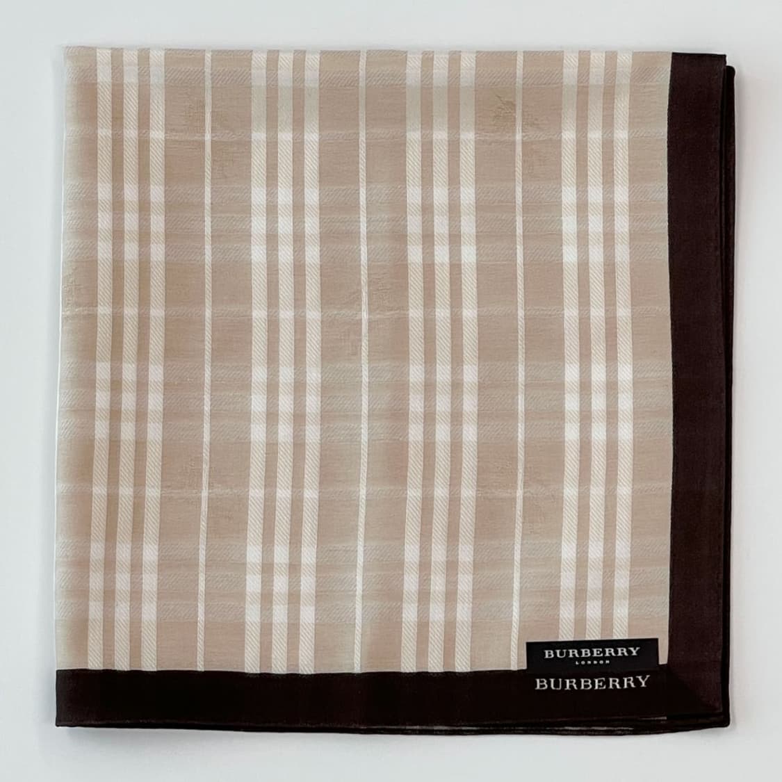 (새상품) burberry /버버리 쁘띠스카프 손수건 상품이미지6