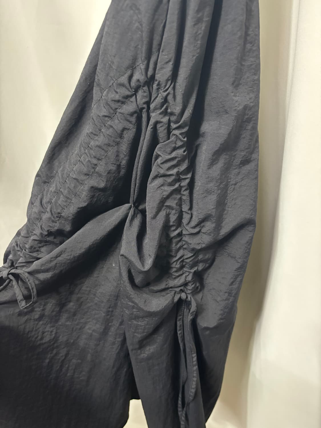 8 컨셉트 뒷허리 밴딩 셔링 카고 벌룬 롱 스커트 F 상품이미지2