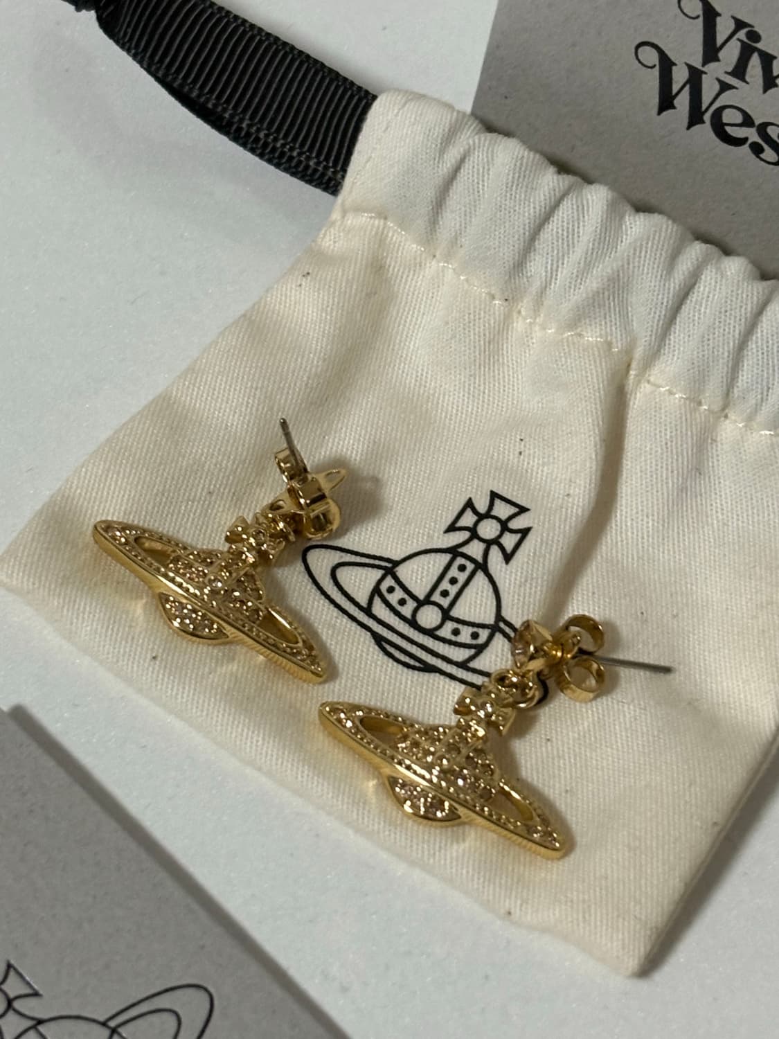 비비안웨스트우드 릴리프 드롭 귀걸이 (골드) 상품이미지5